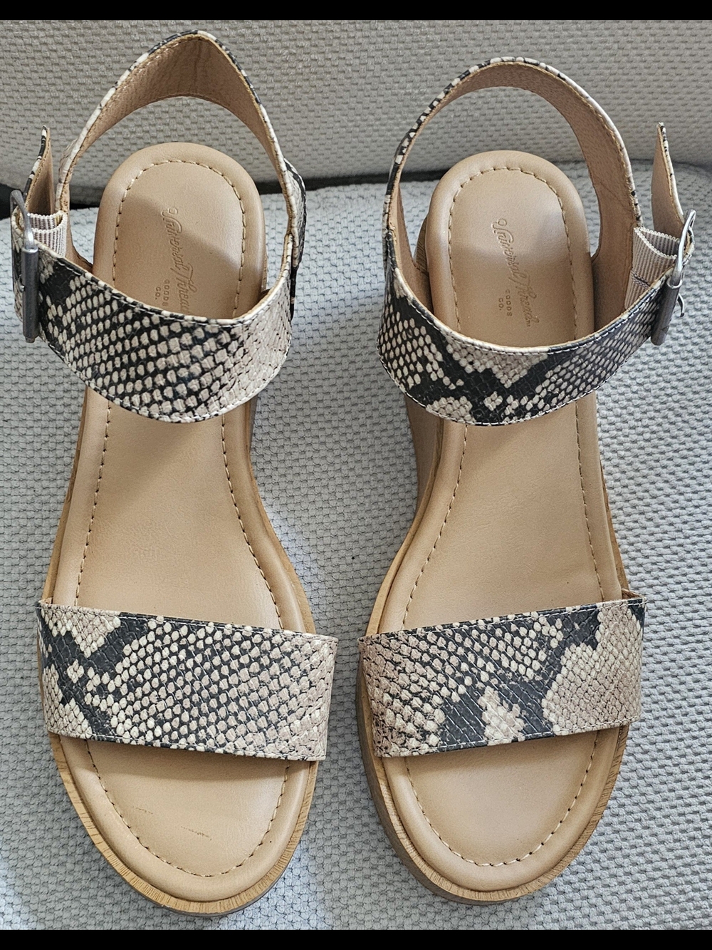 Universal Thread Women’s Snake-Print Wedge Sandals - Neutral size 9.5